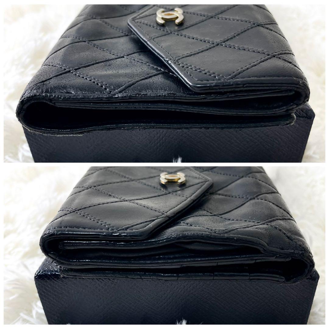 シャネル　CHANEL 二つ折り財布　ココマーク　ブラック　黒　レザー