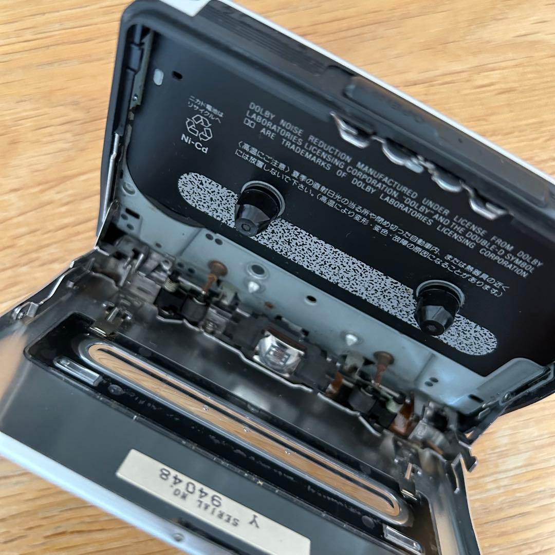 ポータブルプレーヤー SONY WM-EX677