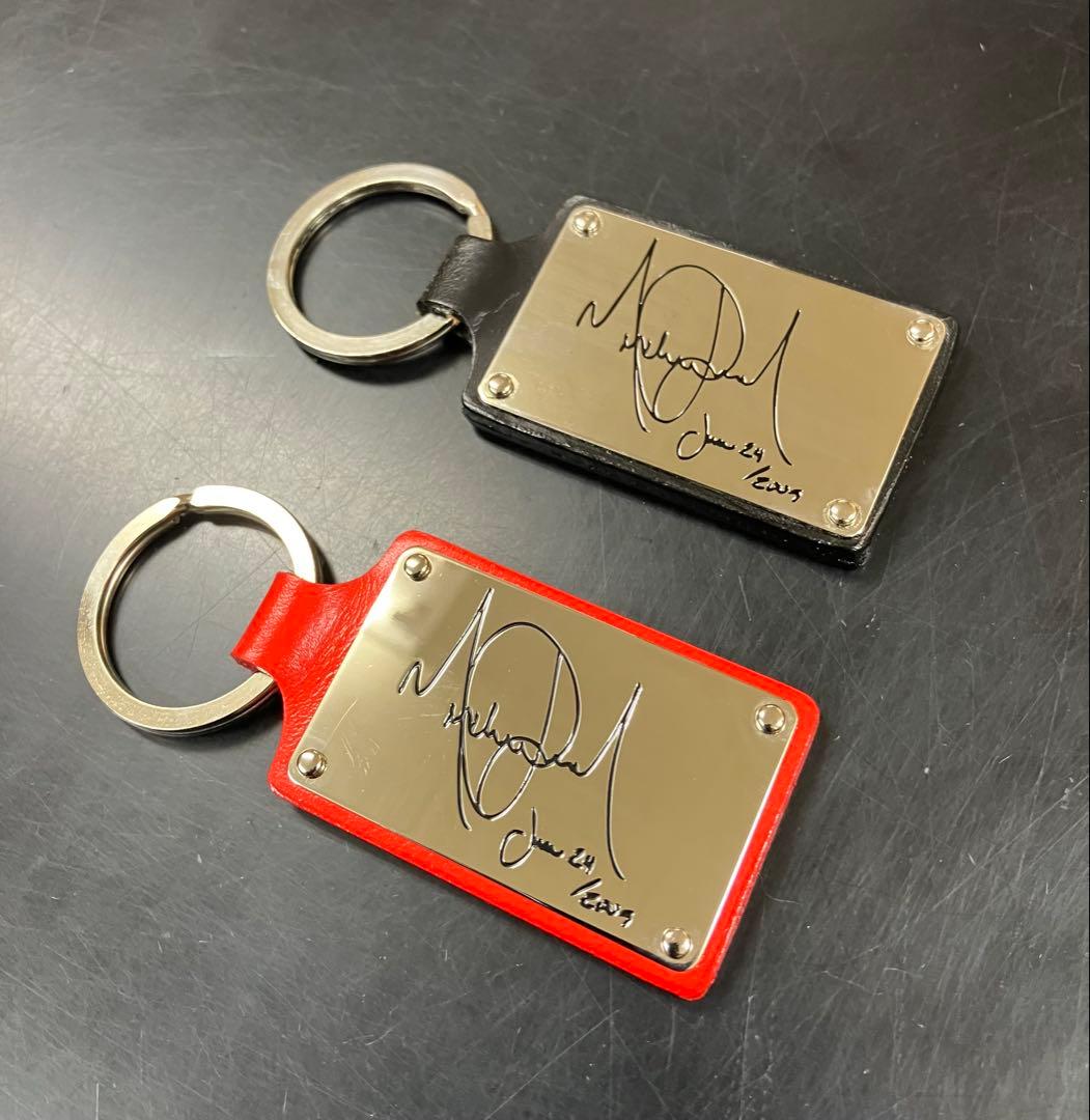 マイケル・ジャクソン MJ46 サインキーホルダー セット　黒　赤　セット