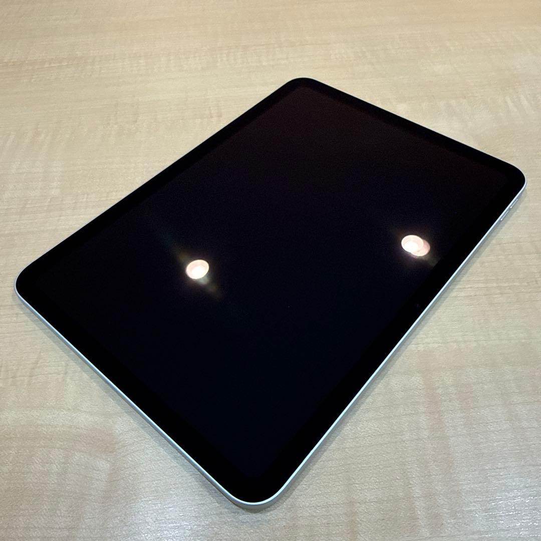【極美品】 iPad 第10世代 Wi-Fi 64GB シルバー