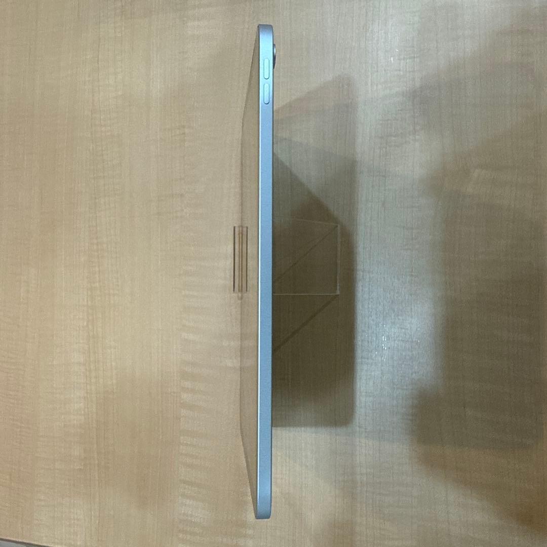 【極美品】 iPad 第10世代 Wi-Fi 64GB シルバー
