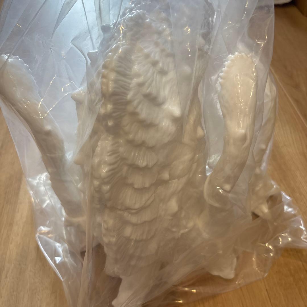 マルサン　世紀の大怪獣　ビオランテ成獣　白ソフビフィギュア　高さ約30cm未開封