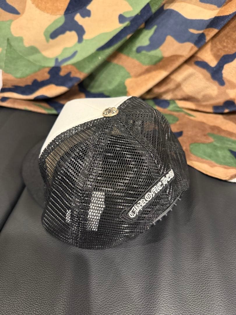 CHROME HEARTS マルチセメタリークロス　トラッカーキャップ