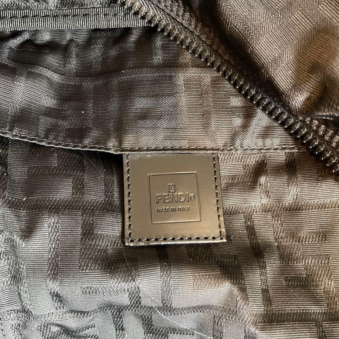 FENDI フェンディ　ボストンバッグ　 ズッカ柄 ブラック　黒