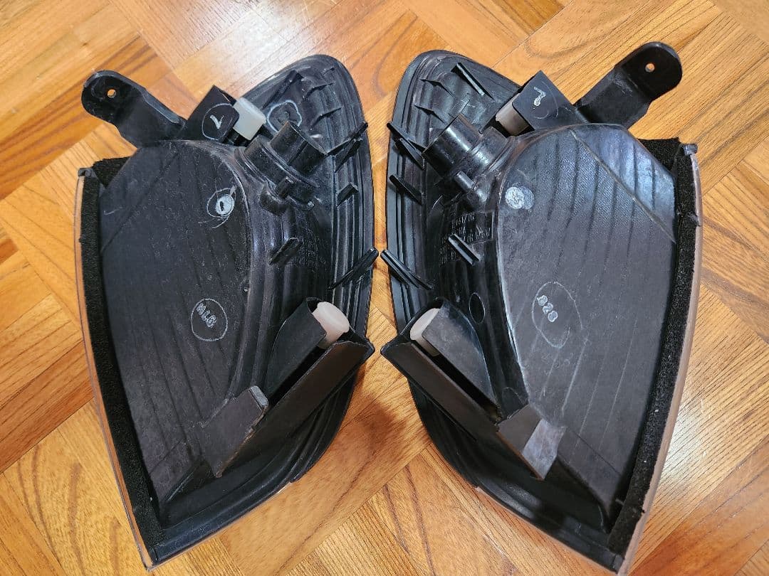 ランクル100シグナス　lx470コーナレンズ