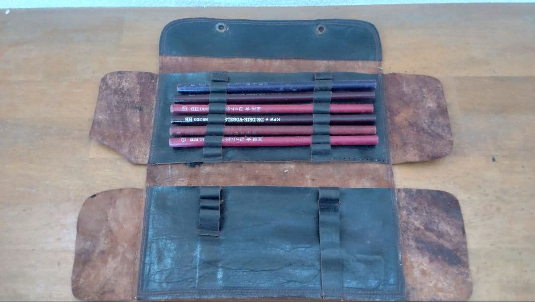 昭和レトロ　当時物　軍用★ヨット鉛筆800HB★　皮のケース付き　未使用