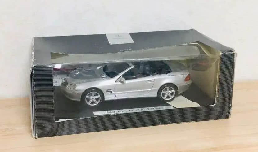 新品▼メルセデスベンツ 模型 ディスプレイ 鑑賞用 ミニカー 1/18 SL