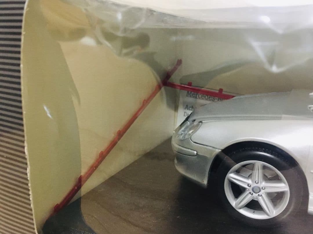 新品▼メルセデスベンツ 模型 ディスプレイ 鑑賞用 ミニカー 1/18 SL