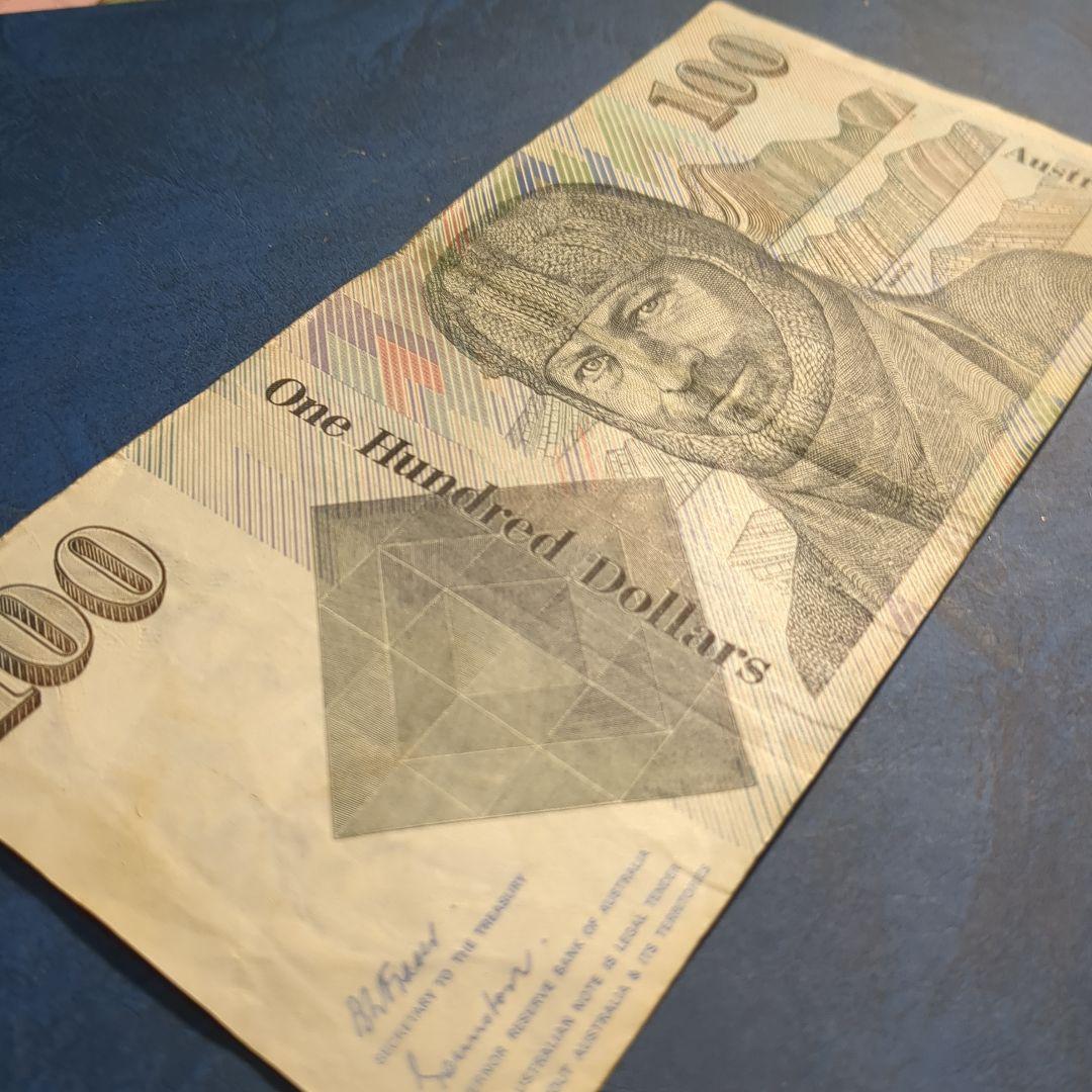 オーストラリア100ドル紙幣