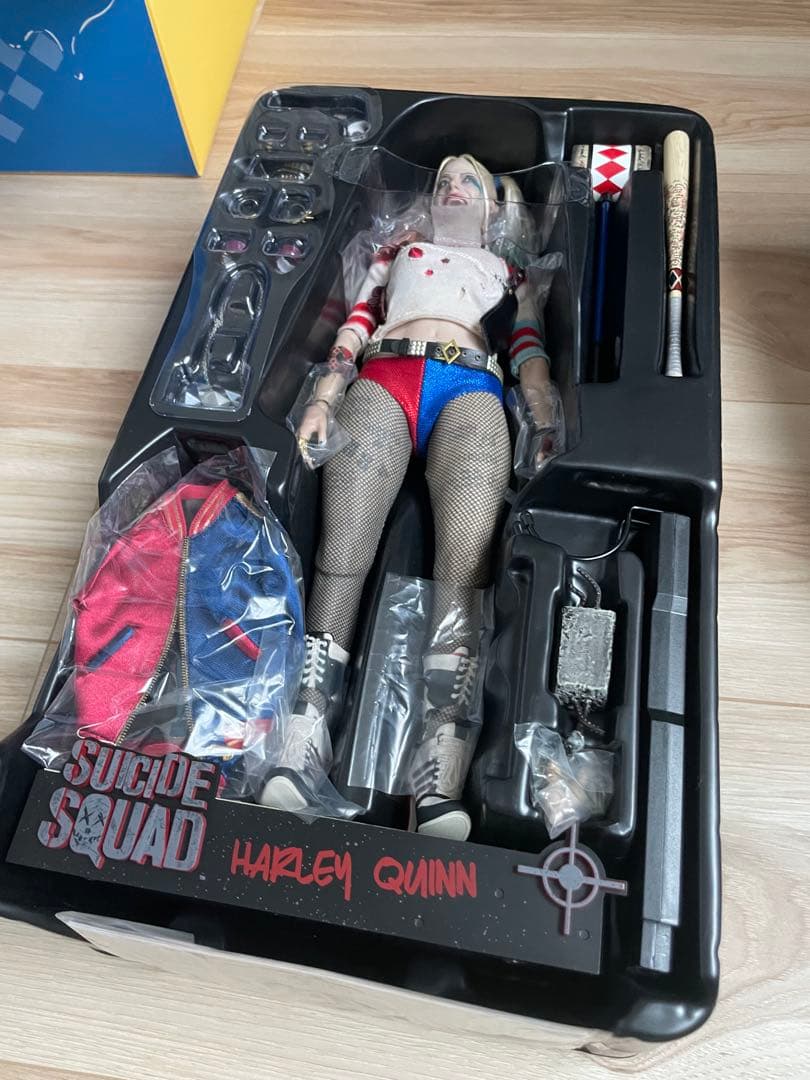 ホットトイズ HOTTOYS ハーレイクイン ボーナスアクセサリー付き 限定