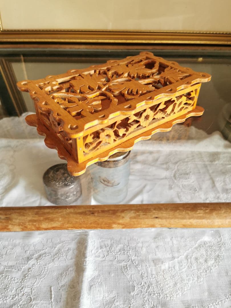 アンティークベルギー 透かし五面草花紋彫 木製小箱 小物入れ アール・ヌーヴォー