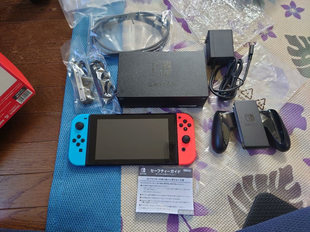 Nintendo Switch 本体、ネオンブルー、ネオンレッド