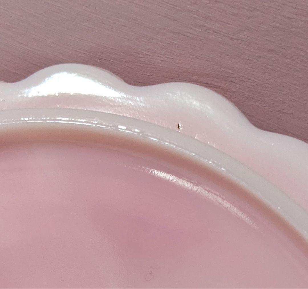 フェントン蓋付きミルクガラス