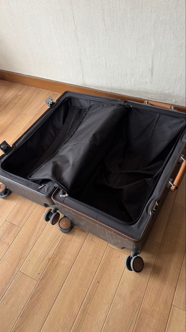 D*l様 大型スーツケース キャリーケース