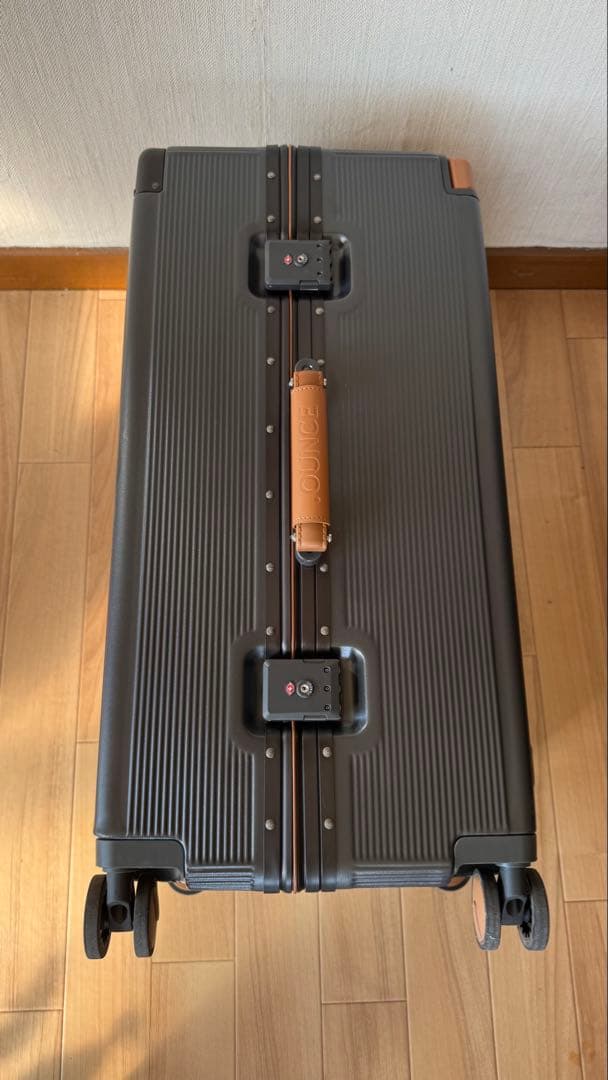 D*l様 大型スーツケース キャリーケース