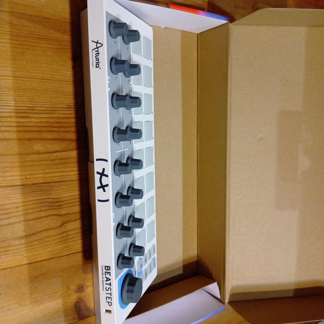 Arturia BeatStep MIDIコントローラー
