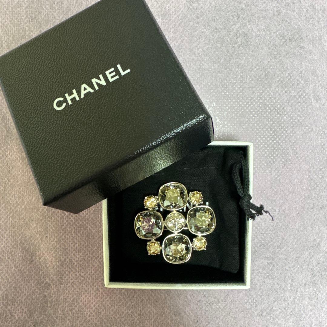 CHANEL ココマーク花型クリスタルブローチ