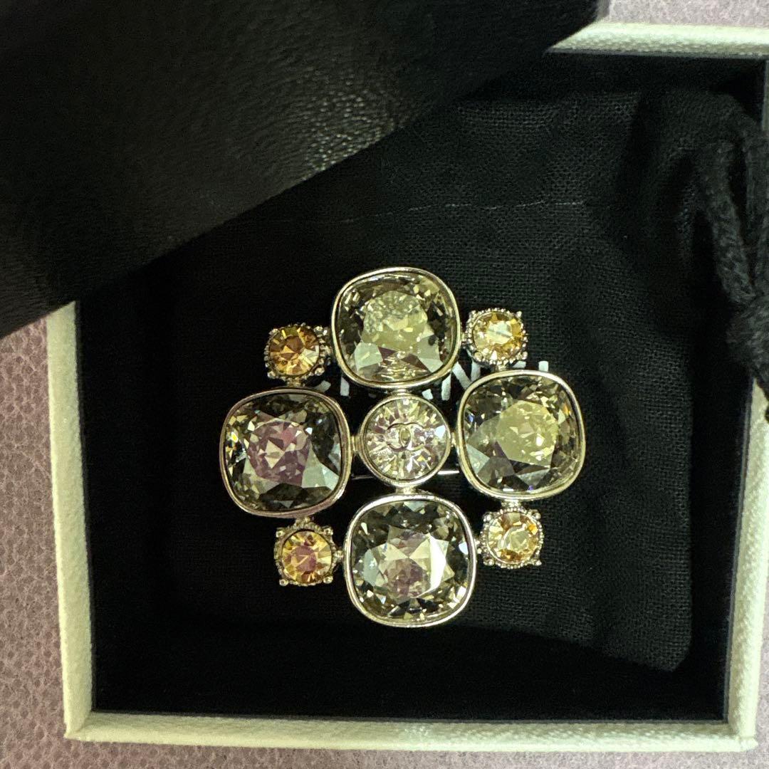 CHANEL ココマーク花型クリスタルブローチ
