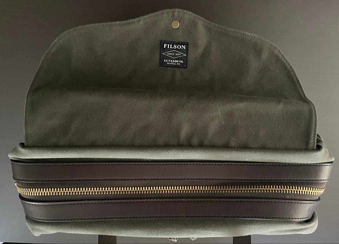 FILSON ラギッドツイル　パデッドコンピューターバッグ ビジネスバッグ