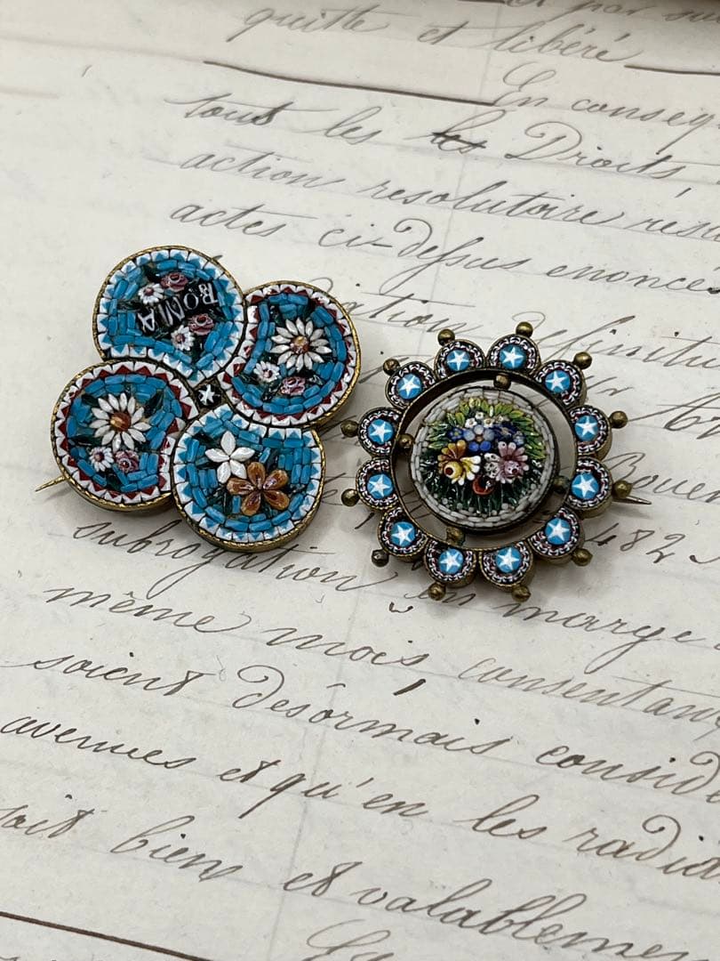 まりちゃんイタリアヴィンテージ マイクロモザイクブローチROMA文字ブルー