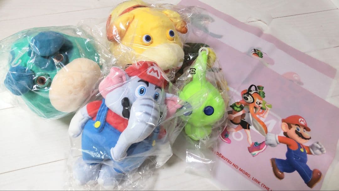 ピクミン　ぬいぐるみ　3体と、ゾウマリオ1体、ショッパー３枚