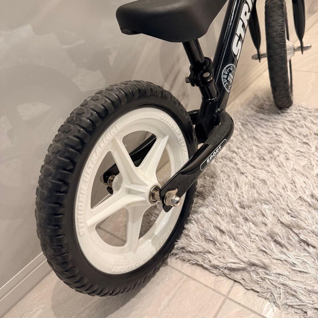 STRIDER バランスバイク 12インチ ブラック/ホワイト