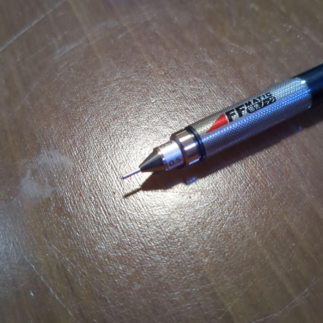 製図用 三菱 hi-uni M5-3051FF シャーペン ハイユニ 黒 指先