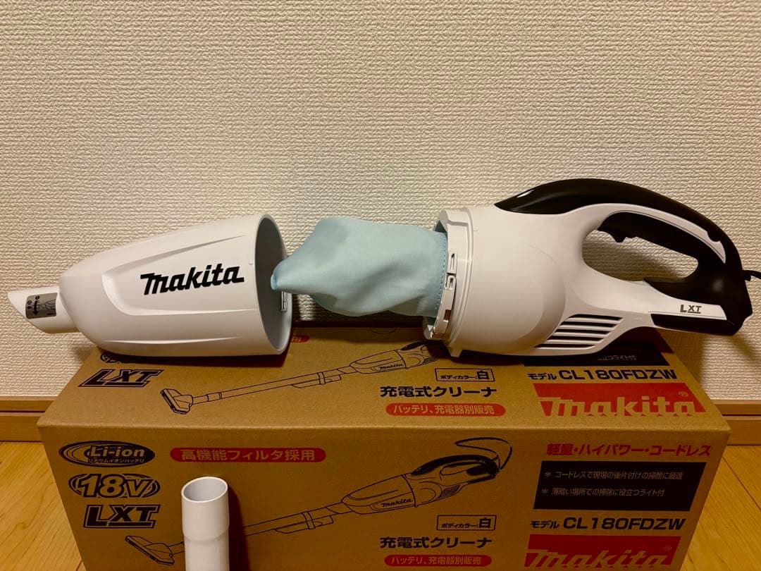 【新品】マキタ 18V 充電式クリーナー CL180FDZ W本体＋ノズルセット