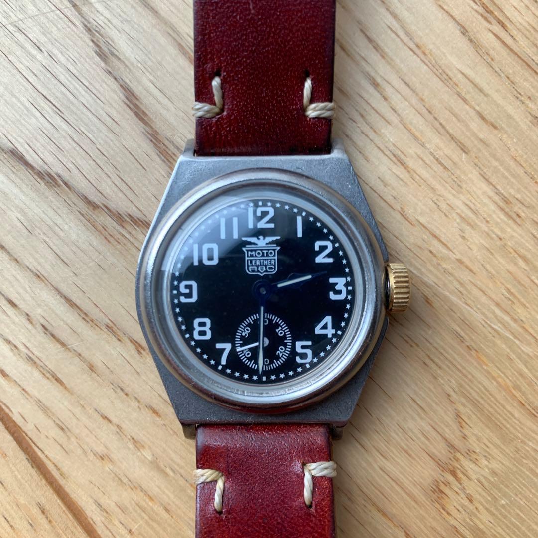 moto 腕時計　革ベルト　レザー　稼働品