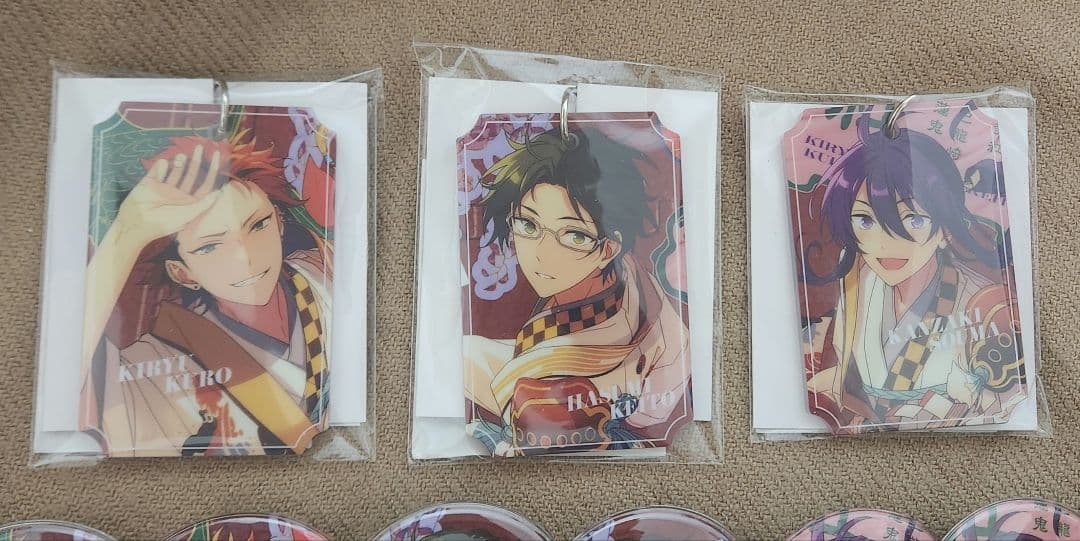 あんスタ　紅月　敬人　紅郎　颯馬　缶バッジ　痛バ　ラゲッジチャーム