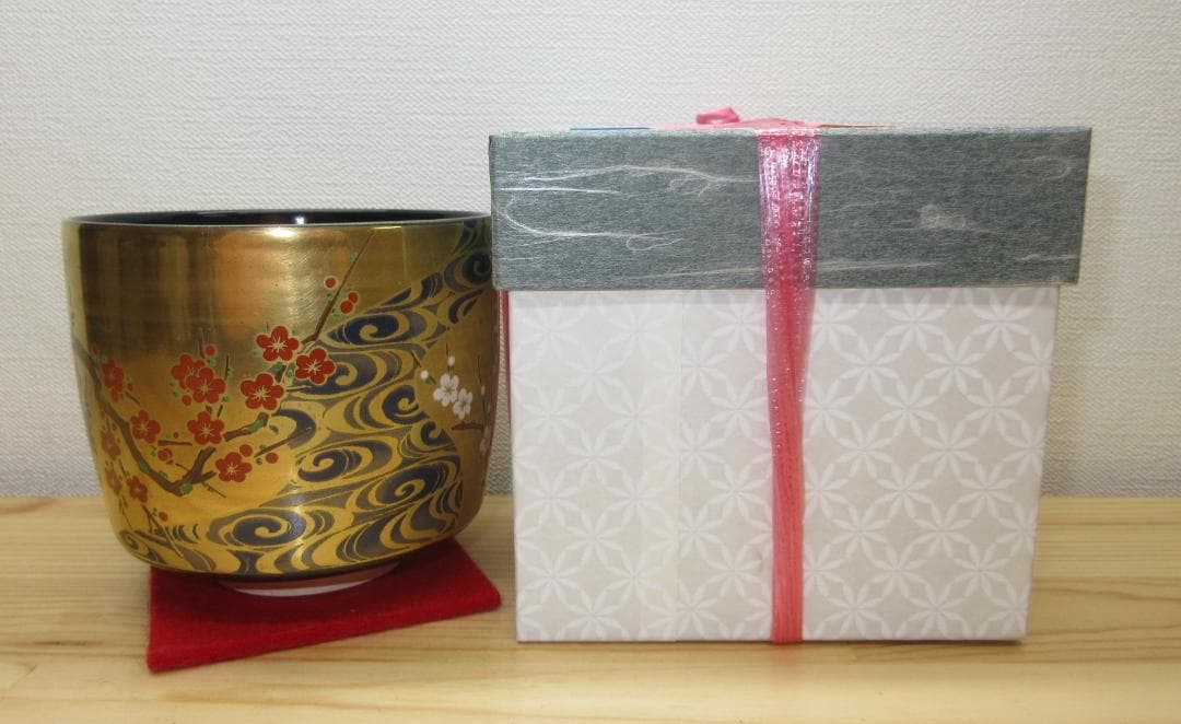 送料込【逢絢亭・新品】茶道具 筒茶碗 美濃焼 光琳写 紅白梅 宮地英香 紙箱入り