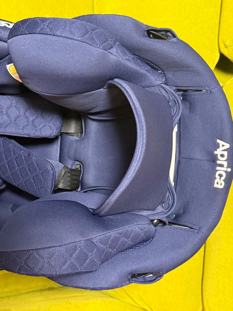 Aprica フラディアグロウプレミアム　ネイビー　チャイルドシート