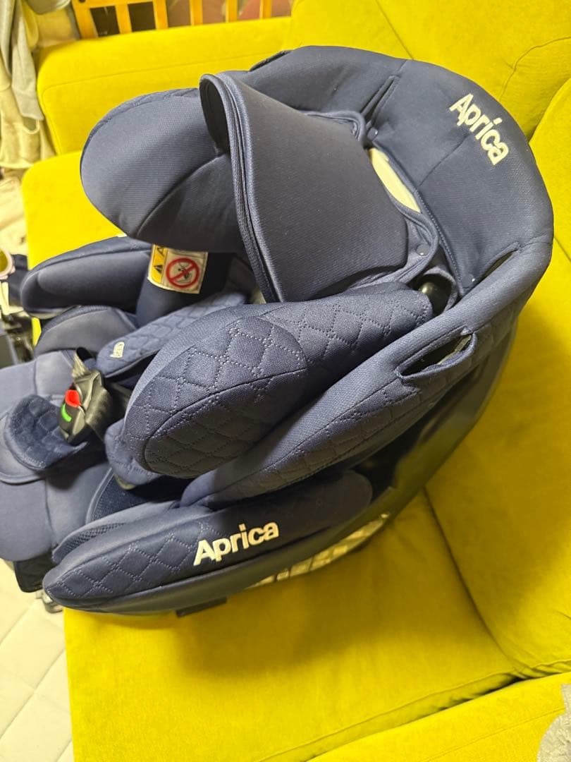 Aprica フラディアグロウプレミアム　ネイビー　チャイルドシート
