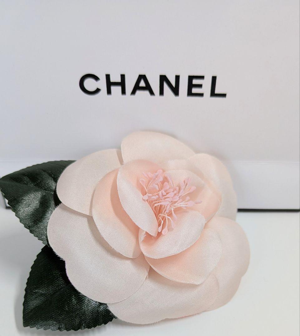 CHANEL シャネル　カメリアブローチ ピンク＆グリーン　箱付き