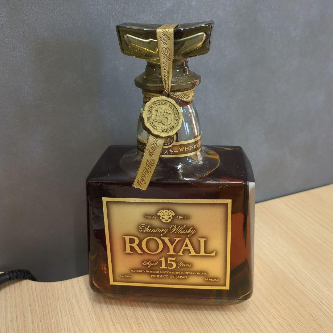 未開封　サントリー　ウイスキー　ロ－ヤル15年（ゴールドラベル）