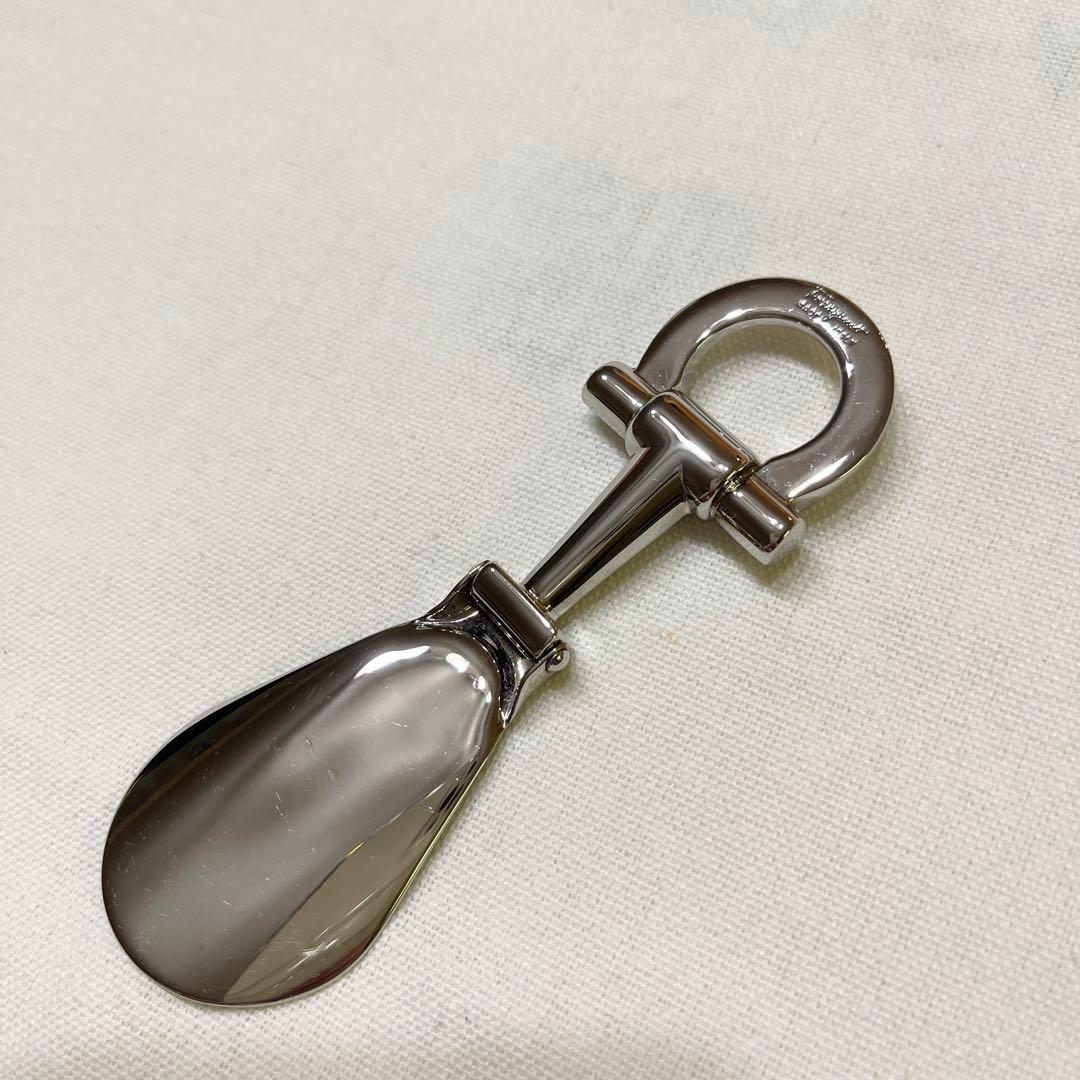 フェラガモ　携帯用折りたたみ靴べら