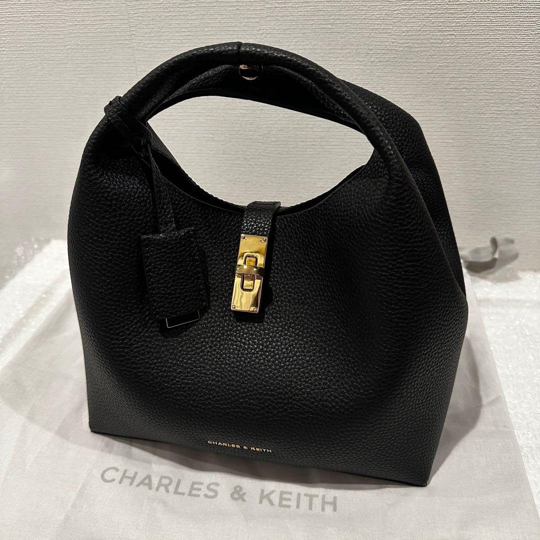 CHARLES & KEITH Chance チャンス バケットバッグ　ブラック