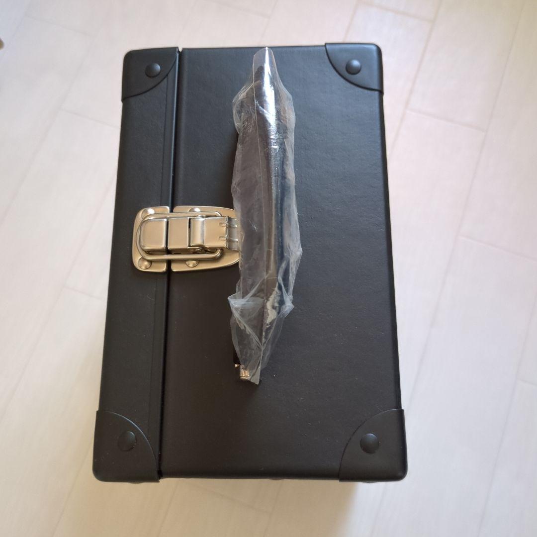 シュウウエムラジョジョの奇妙な冒険コラボメイクボックス