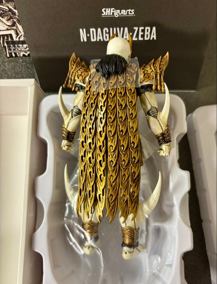 美品　仮面ライダークウガ アルティメットフォーム　ダグバ　真骨彫製法　フィギュア