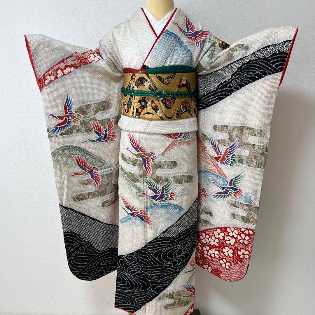 390 振袖フルセット 正絹 絞り 白地 黒 赤 緑 多色 カラフル 金彩