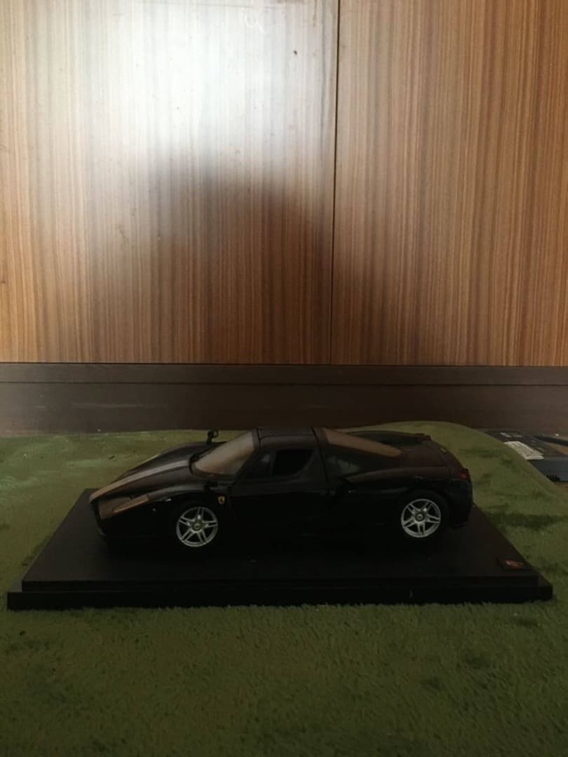1/18 ホットウィールフェラーリエンツォブラック ミニカー