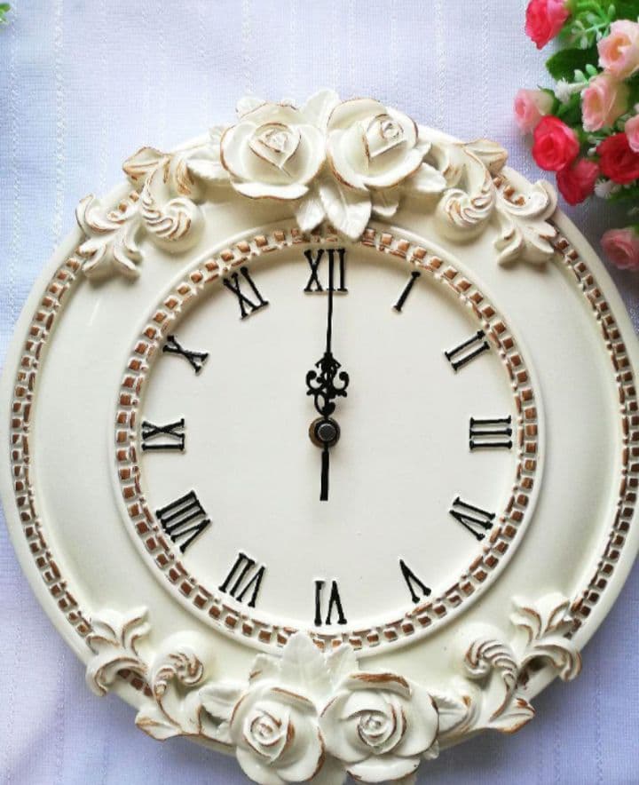白　新品　壁掛け時計　静音　アンティーク調　掛け時計　ヨーロッパ　シャビー　バラ