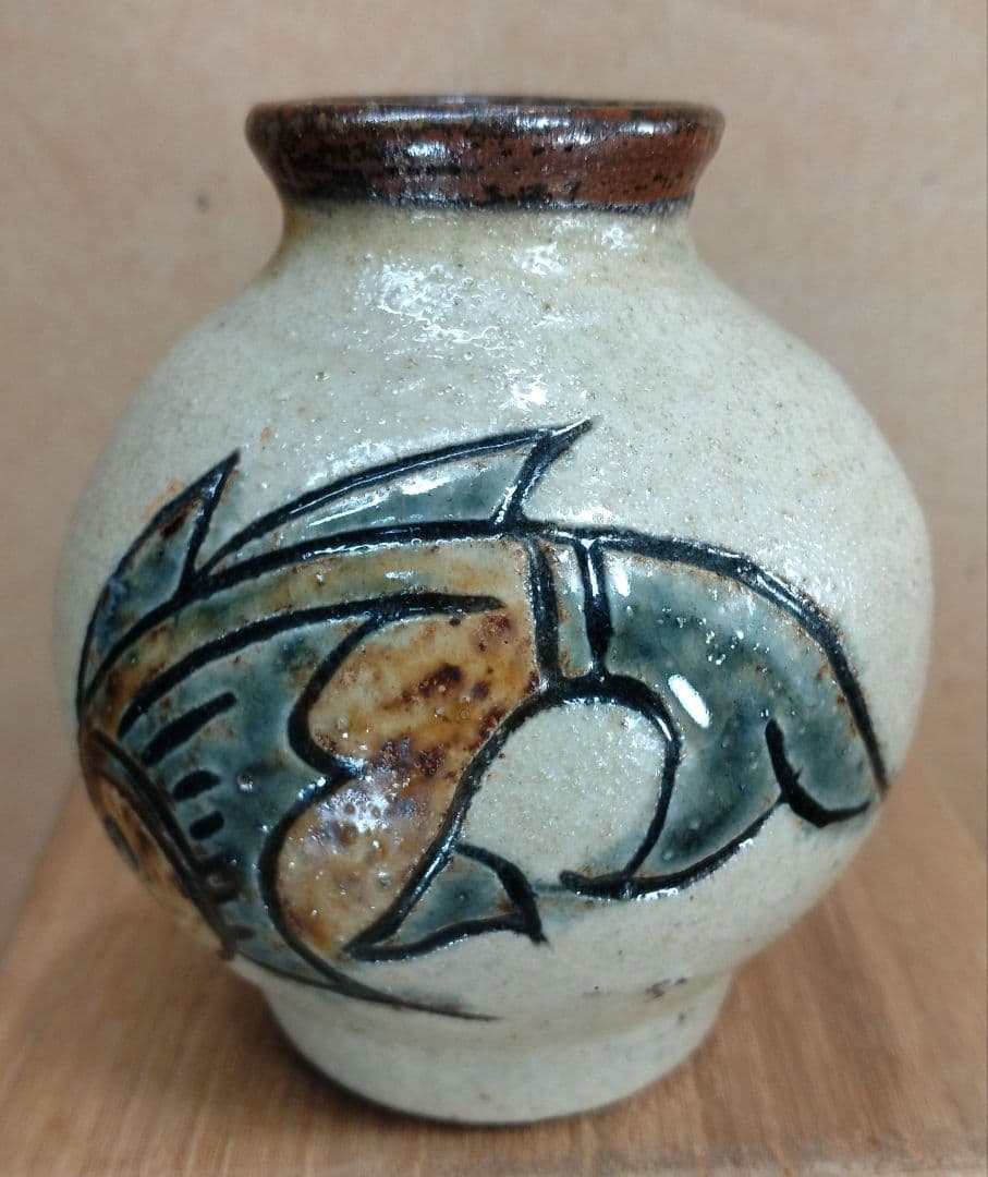 【本物保証】金城次郎 小壷(笑魚2匹) 共箱 壷屋焼 人間国宝 美品 やちむん