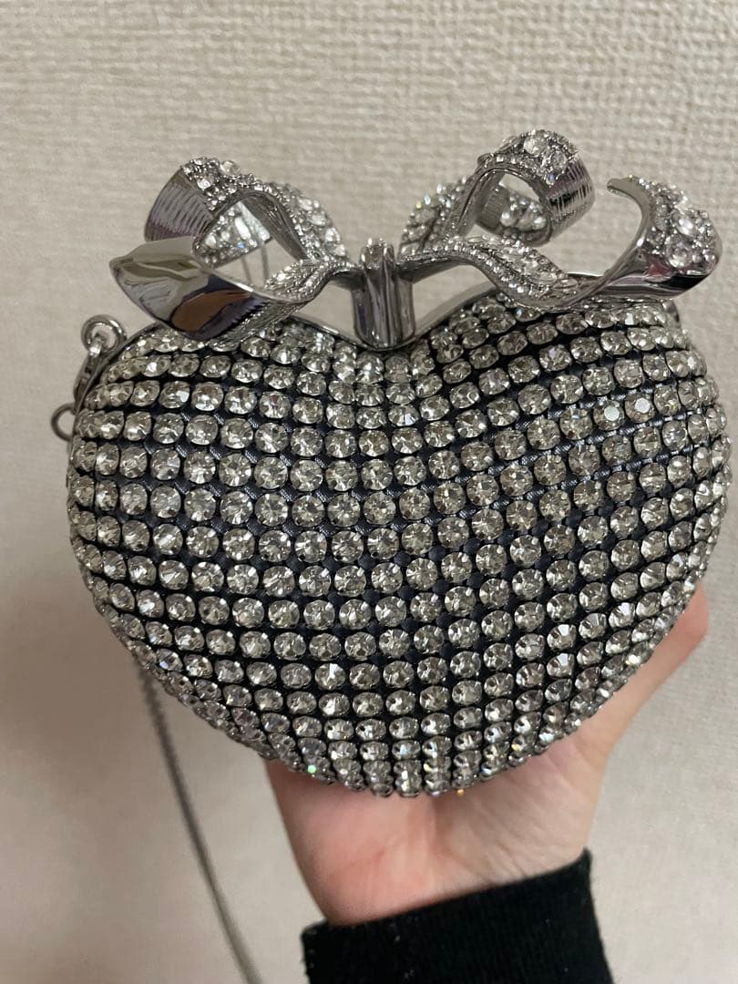 期間限定値下げsilver crystal heart clutch