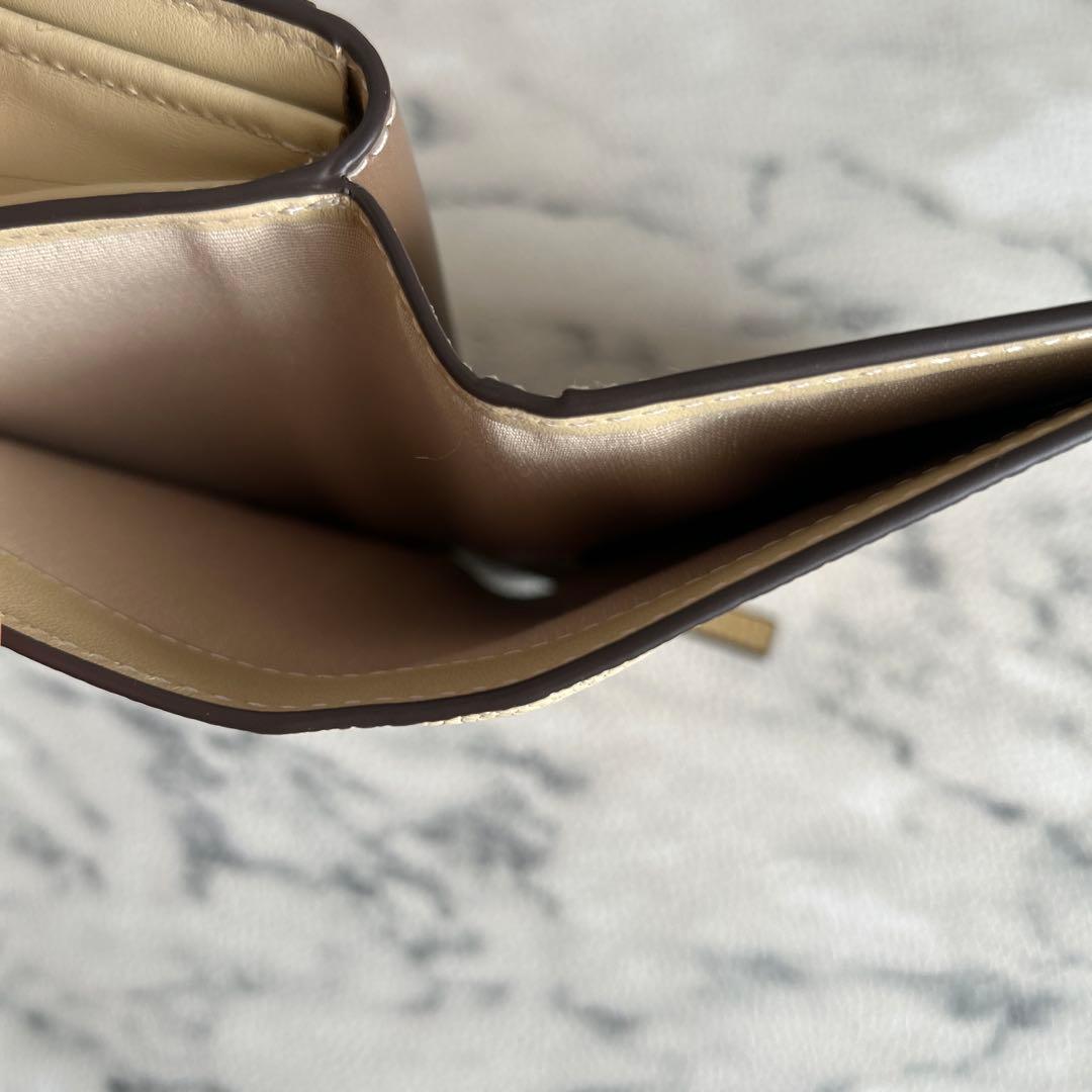 トリーバーチ　ロビンソン ペブルド バイフォールド ウォレット二つ折り財布正規品