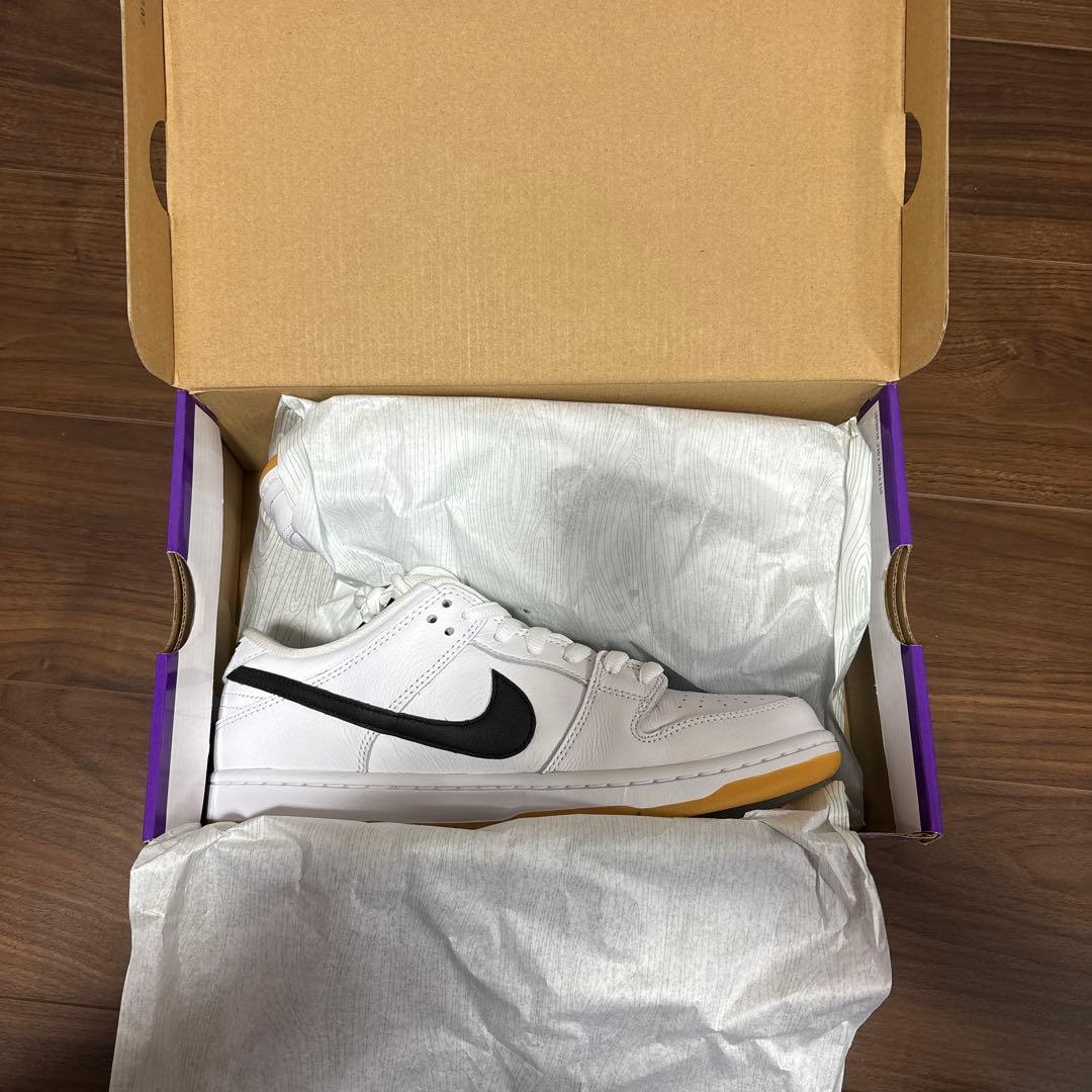 NIKE SB DUNK LOW ホワイトブラック