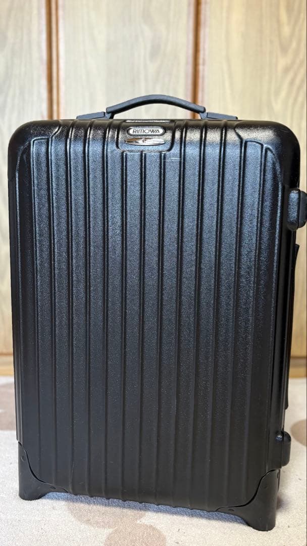 大特価　傷あり　RIMOWA ブラック キャリーケース　機内持ち込みサイズ