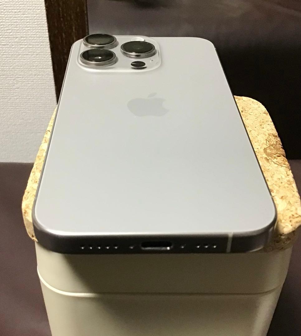 【限定値下げ】iPhone 15 Pro 256GB ナチュラルチタニウム