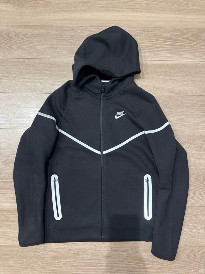 Nike リフレクティブテックフリース