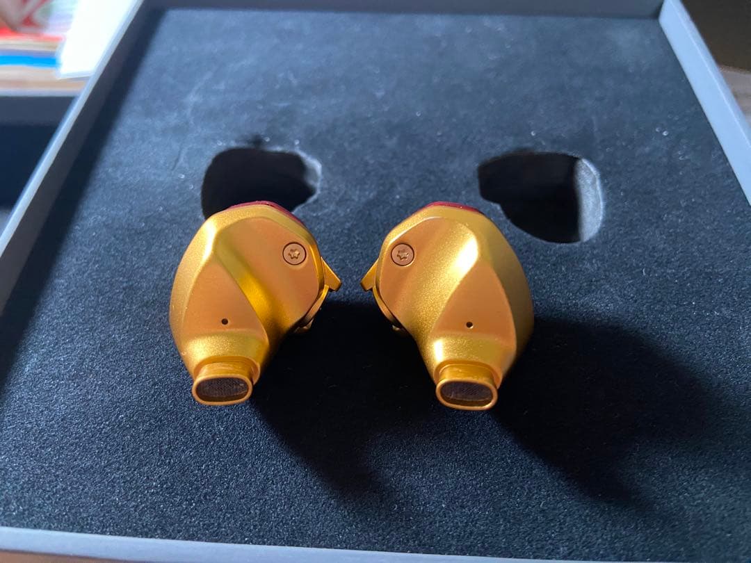 美品　MADOO Typ622 Red & Gold